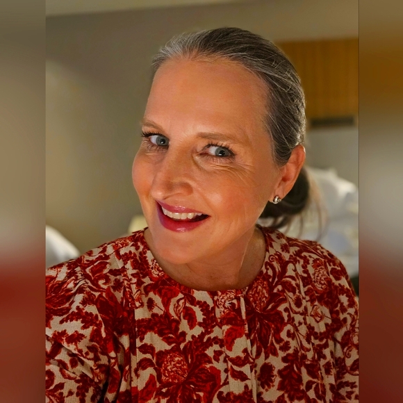 Meet your Posher, Ash - Picture 1 of 1